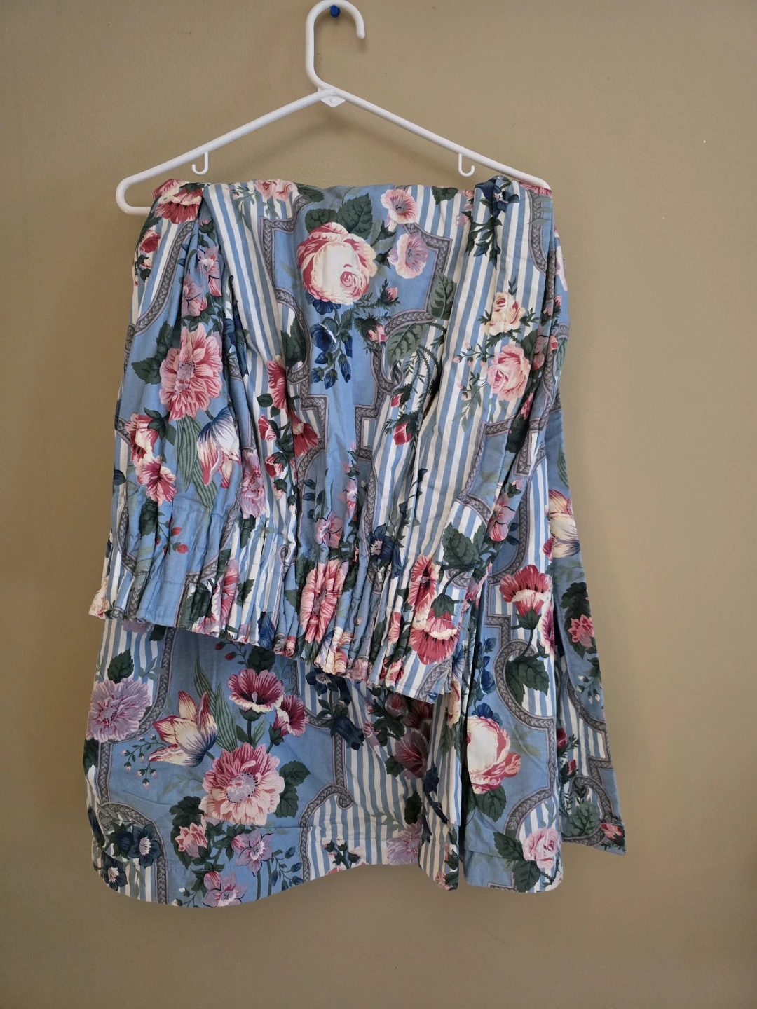 Vintage Floral Print shower and window Curtain Panel - photo 2