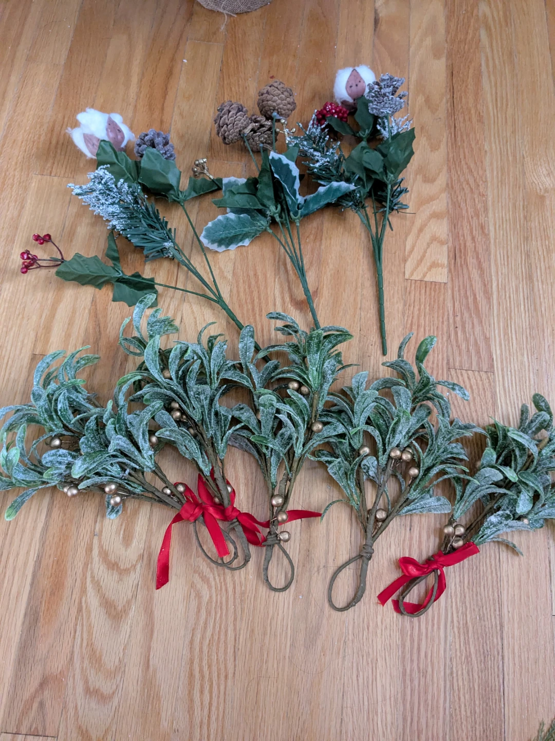 Set of 8 Assorted Christmas Floral Picks and Mistletoe