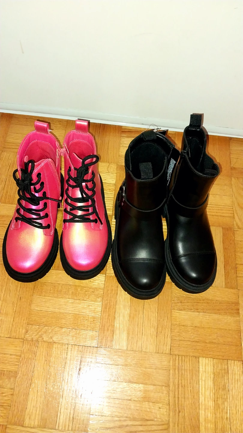 Kids boots - size 1