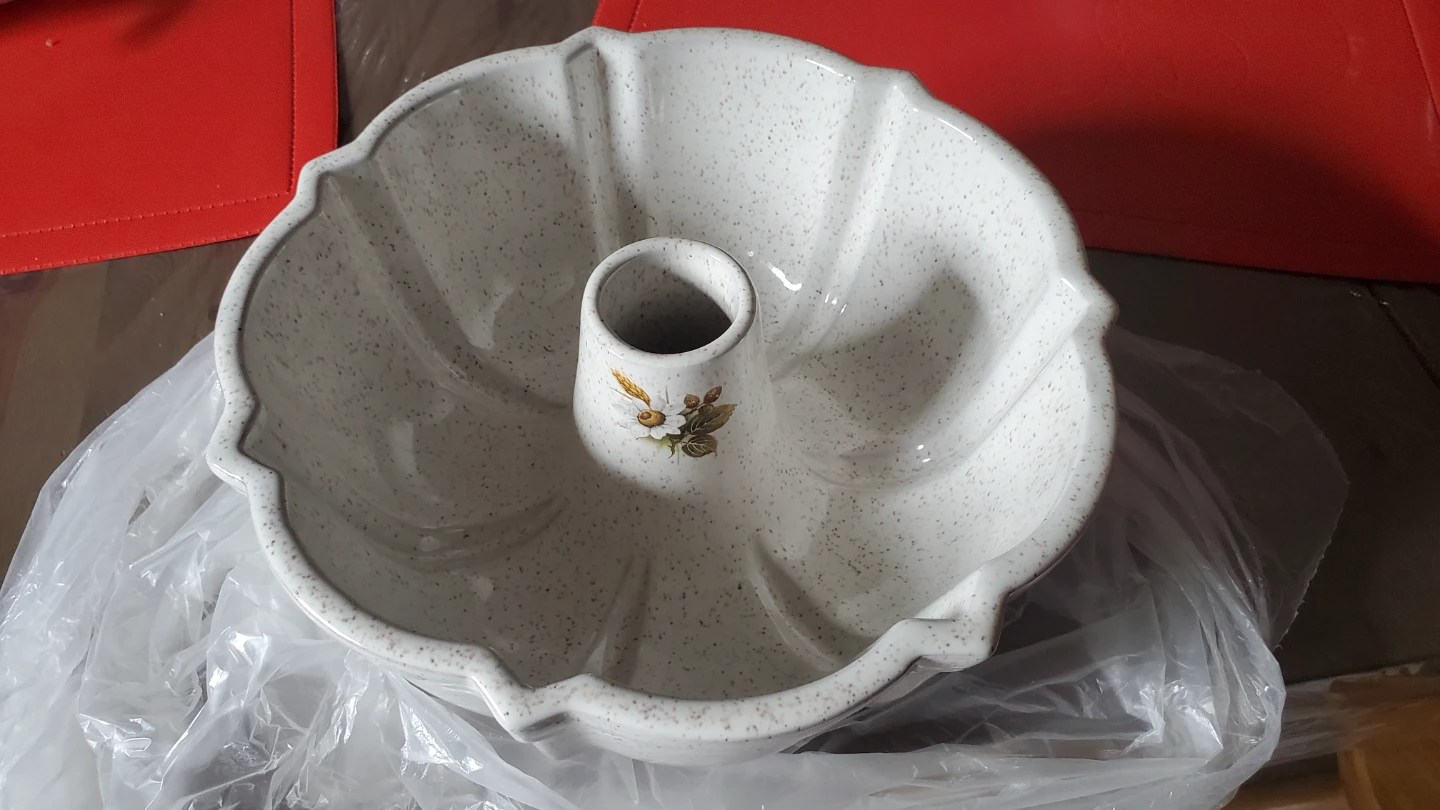 Ceramic Bundt Pan with Floral Detail
