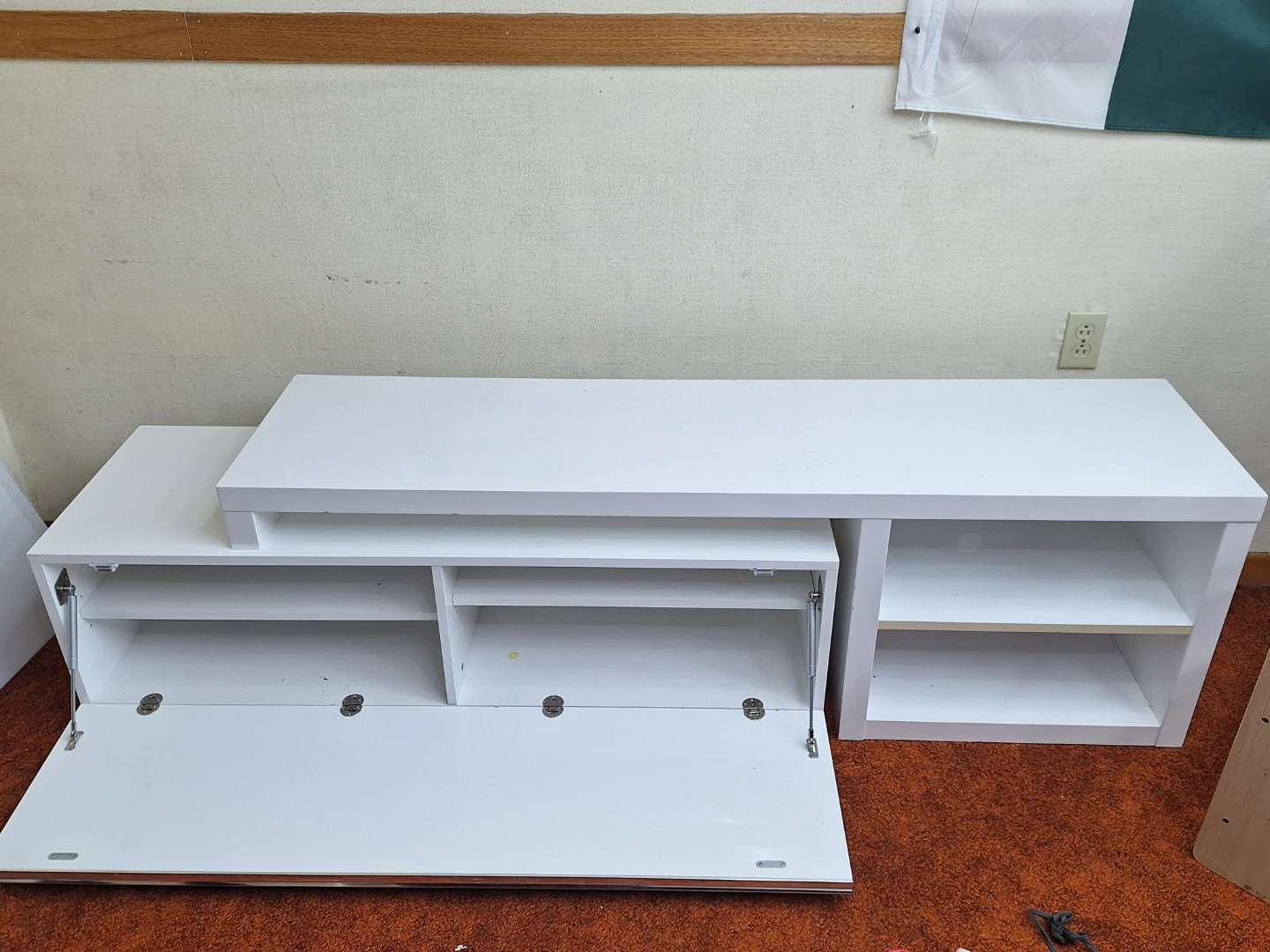 White Extendable TV Stand