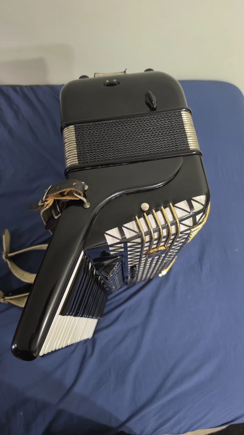Hohner Atlantic IV De Luxe Accordion - photo 2