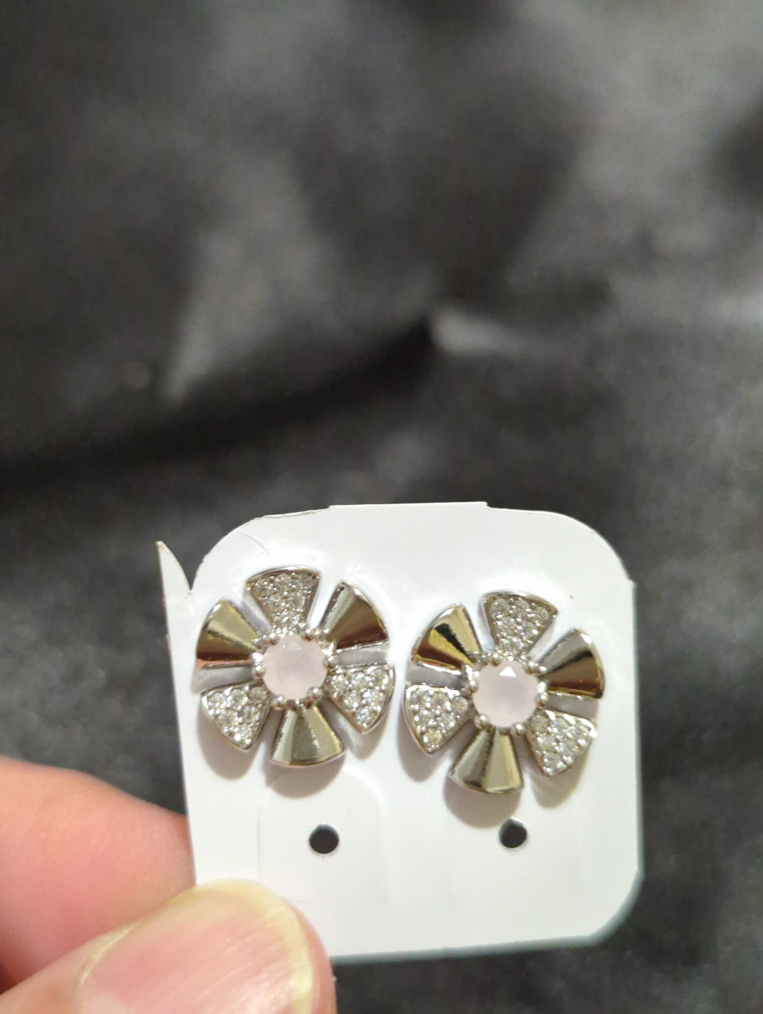 Flower Shape Stud Earrings - photo 3