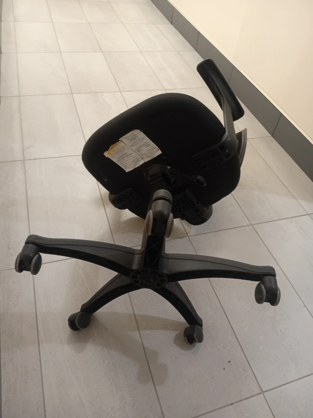 Black Mesh Office Chair - photo 5