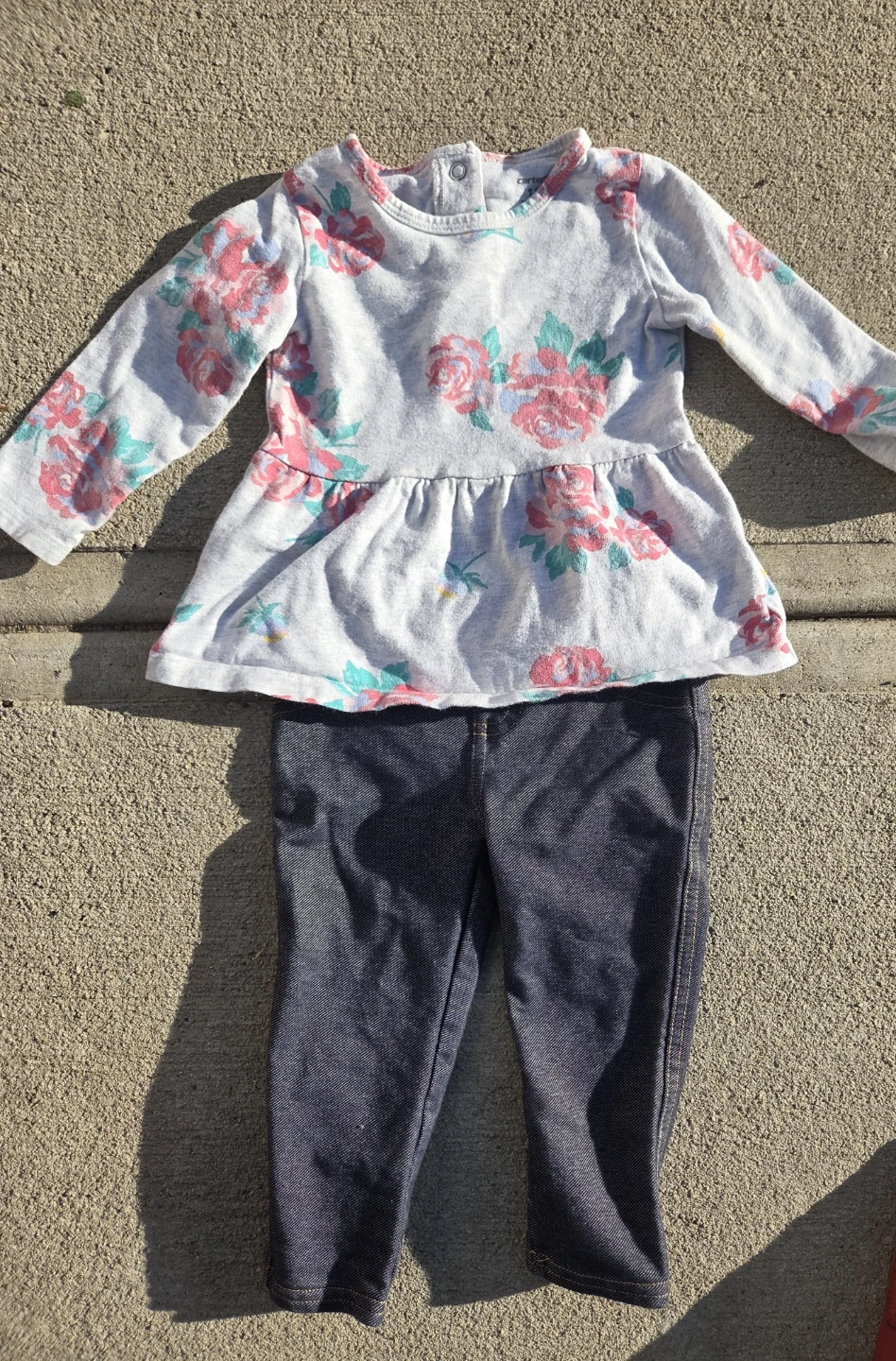 Carters Baby Girl 2-Piece Outfit 18 Months