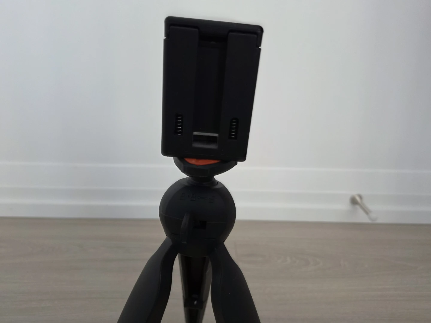 Black Smartphone Tripod Stand - photo 2