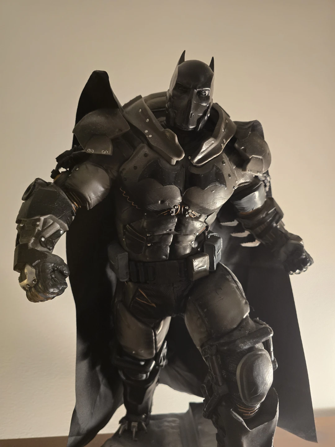 Batman Armoured Figure - photo 4