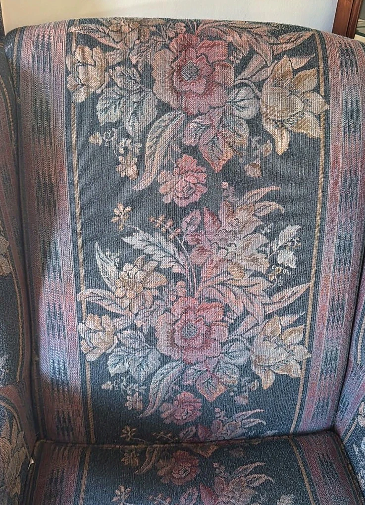 Vintage Roxton Wingback Armchair | TOMORROW PICKUP ONLY - photo 4