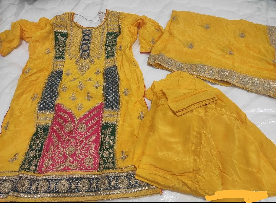Yellow Traditional Punjabi Salwar Kameez Suit - photo 3