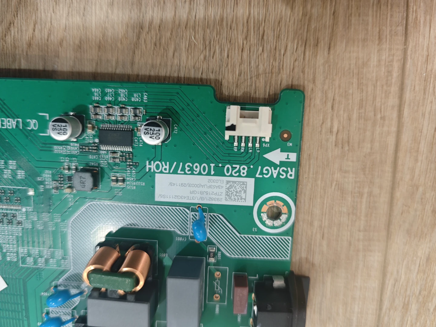 Parts of Hisense 4K TV 43A68G. - photo 3