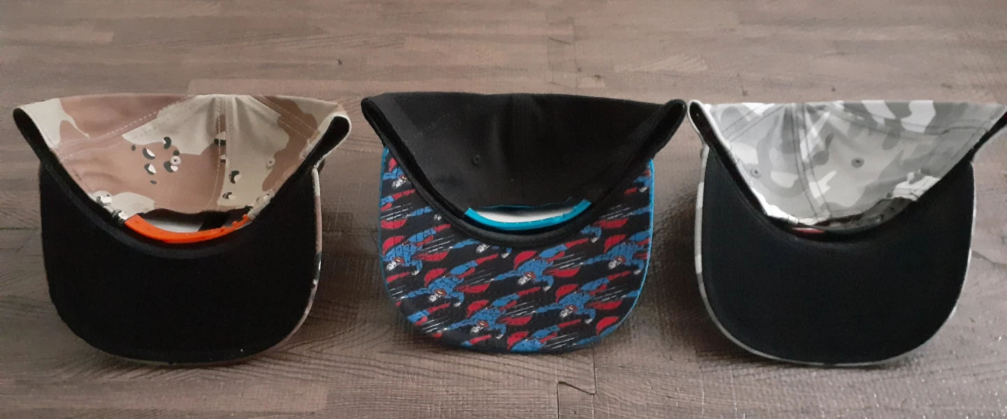 ALL FOR $10 or 5$ each Set of 3 Superman Snapback Caps - photo 2