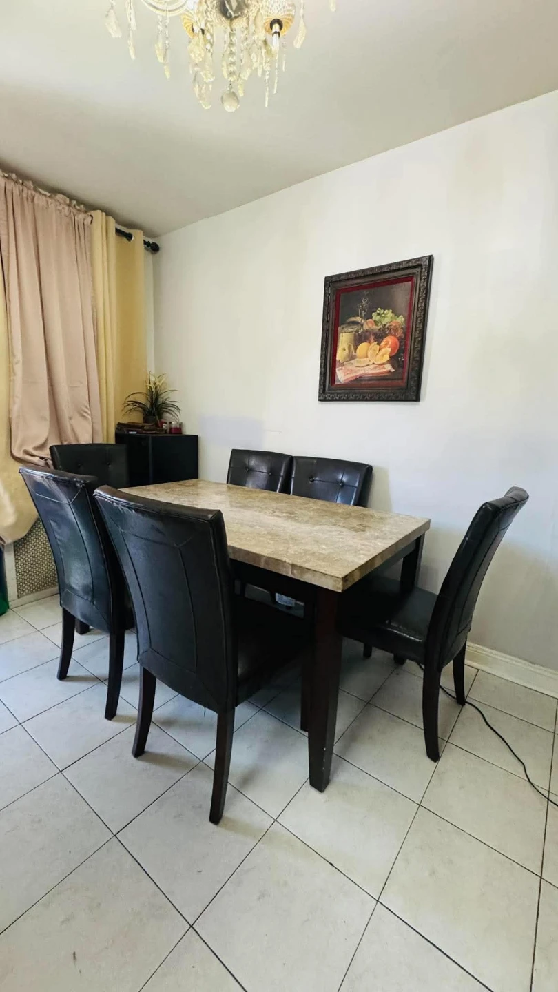 Free Like new Real marbal Dining Table Set with 6 Chairs