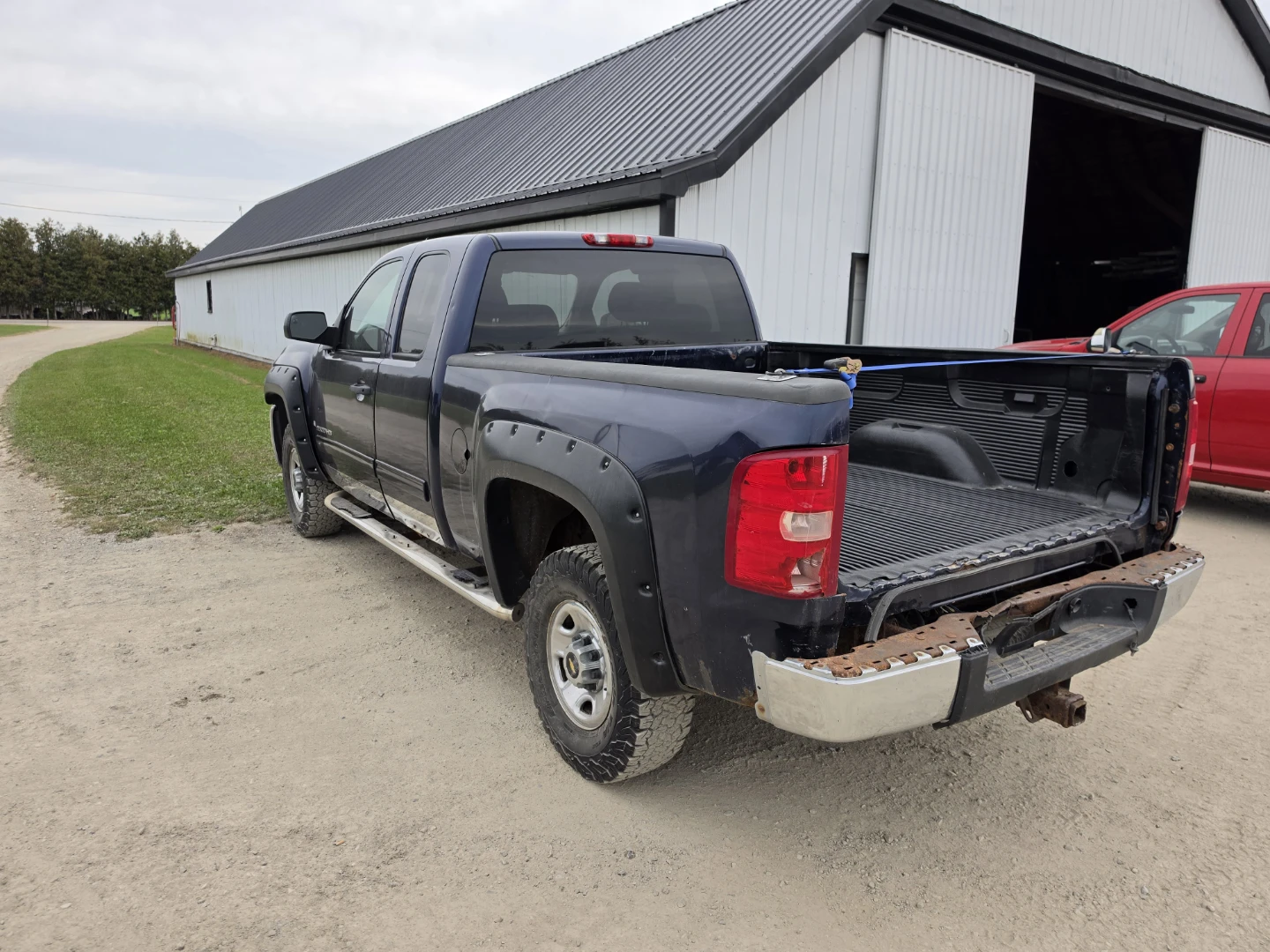 Chevrolet Silverado 2500 HD Extended Cab - photo 3