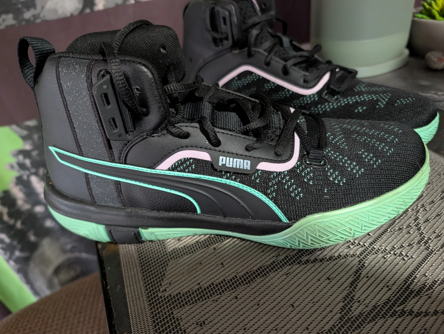 Puma Basketball Shoes - Men's US 9 / CDN 9.0 - photo 3