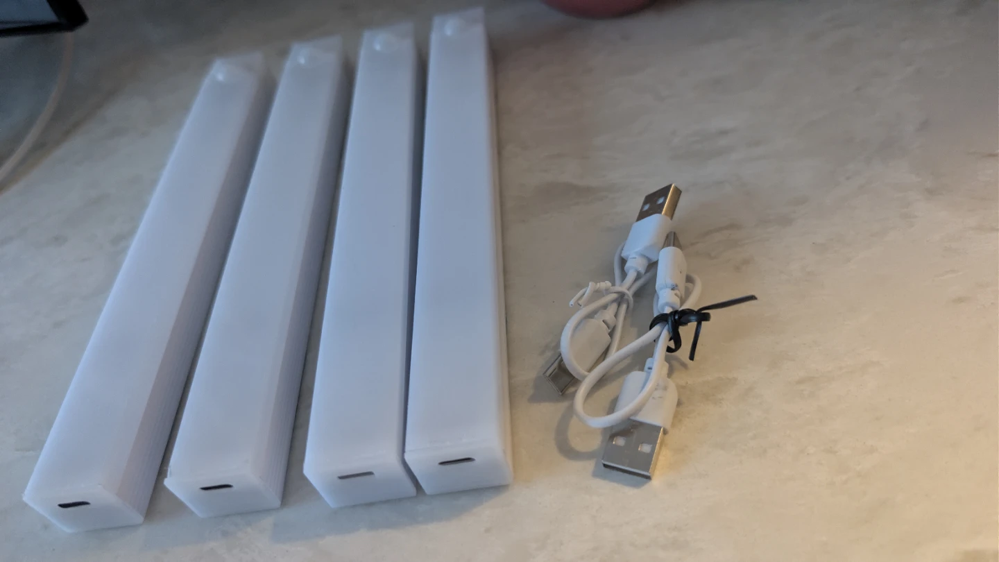 Set of 4 Motion Sensor LED Light Bars (20 cm / Warm Light)