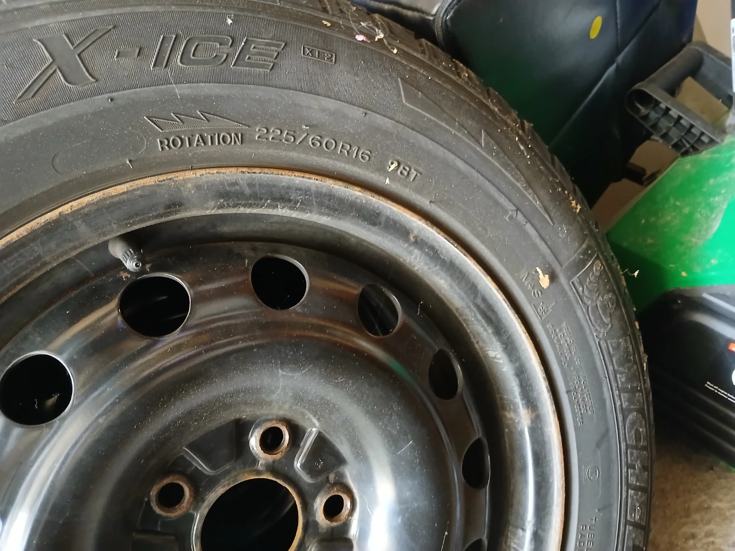Michelin X-Ice Winter Tire 225/60R16 - photo 2