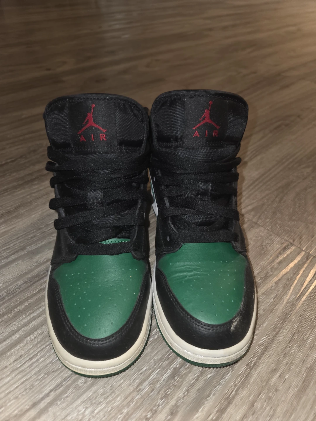 Air Jordan 1 Mid Basketball Shoes Green/Black/White Size 5Y - photo 2