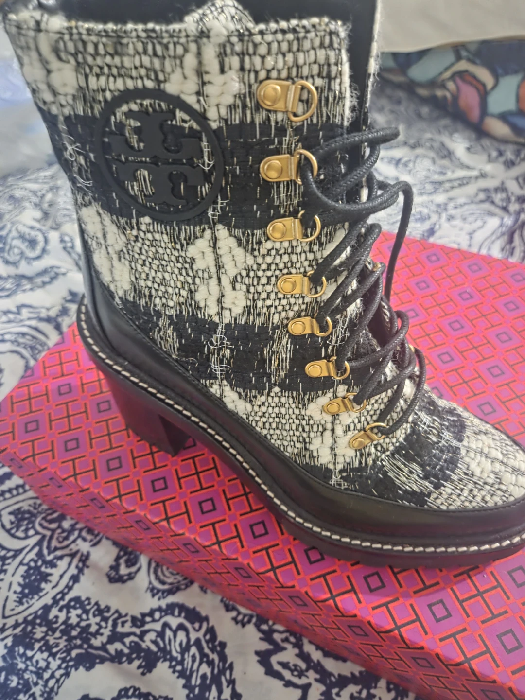 Tory Burch Lace-Up Heeled Boots size 9 - photo 2