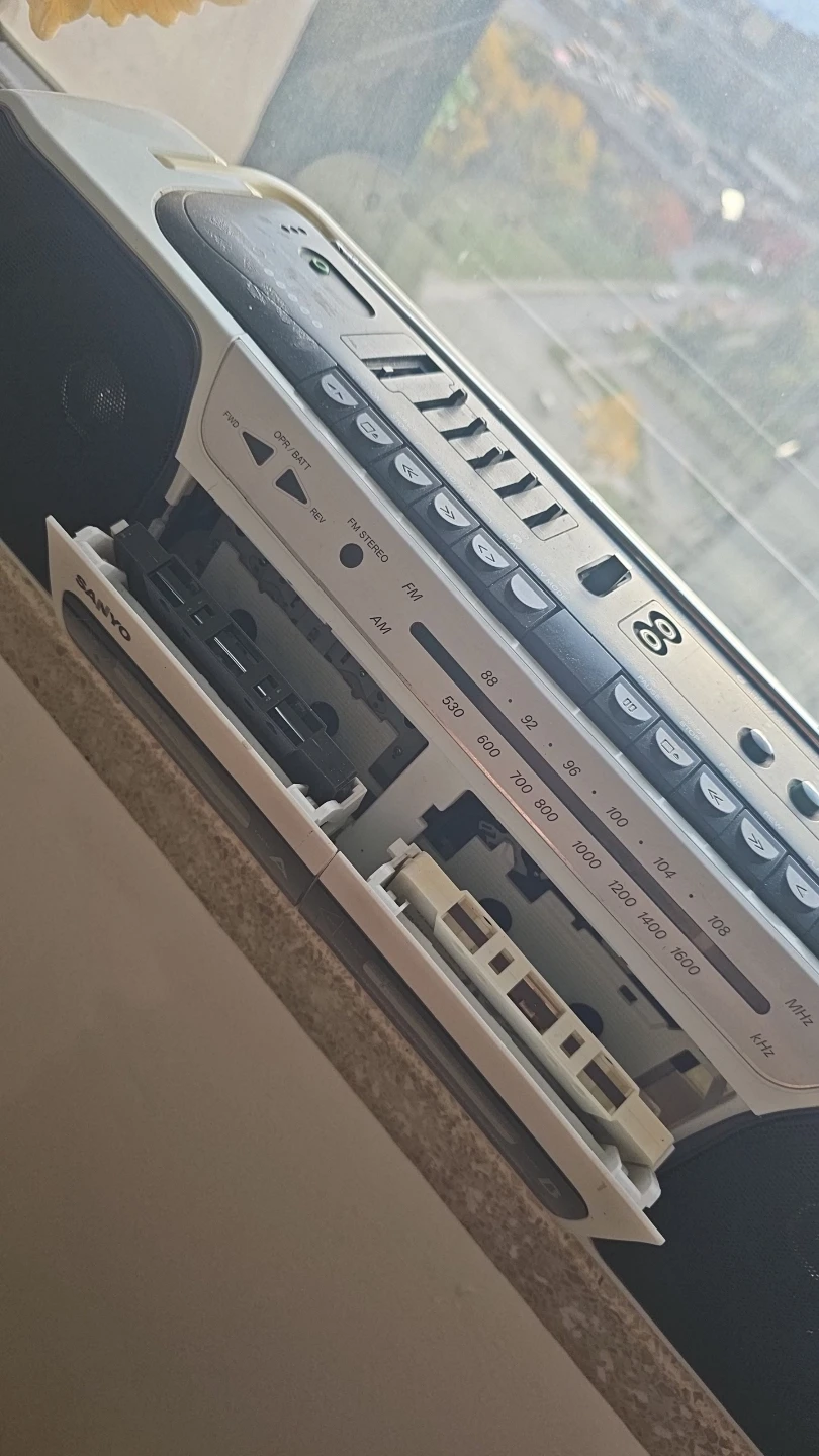 Sanyo Portable Dual Cassette Boombox