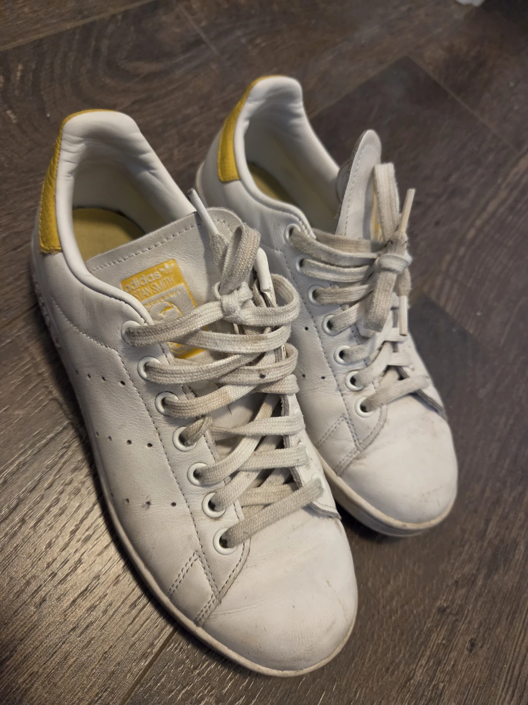 Adidas Stan Smith White and Yellow Size 7.5 US