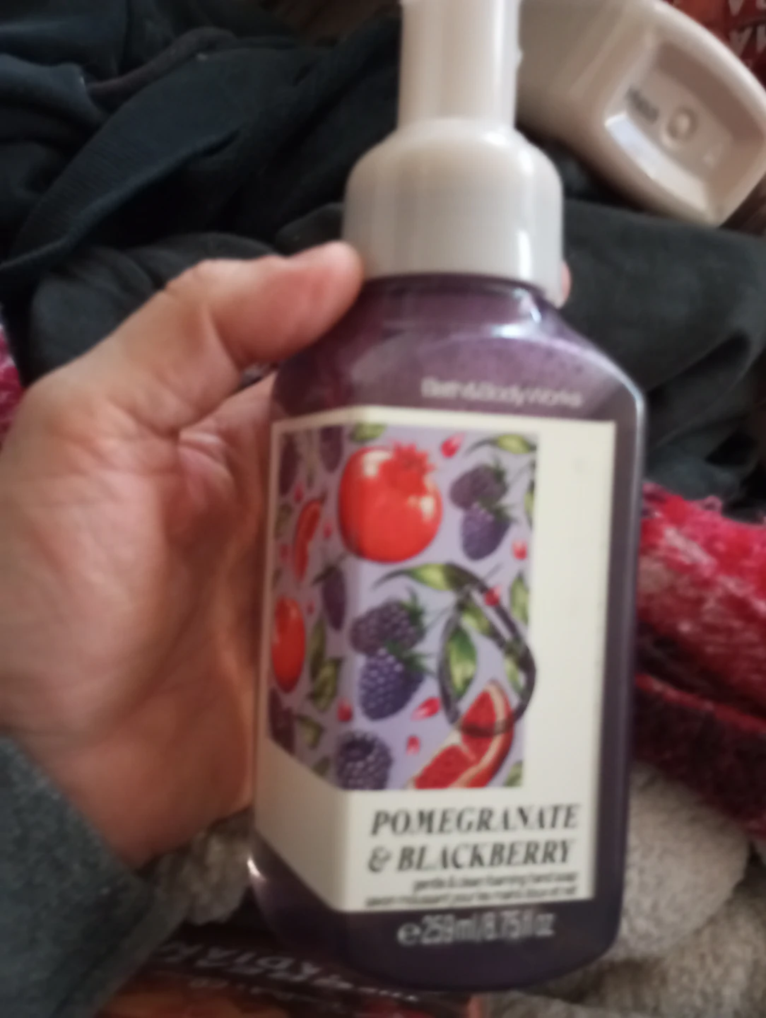 Bath & Body Works Pomegranate & Blackberry Foaming Hand Soap
