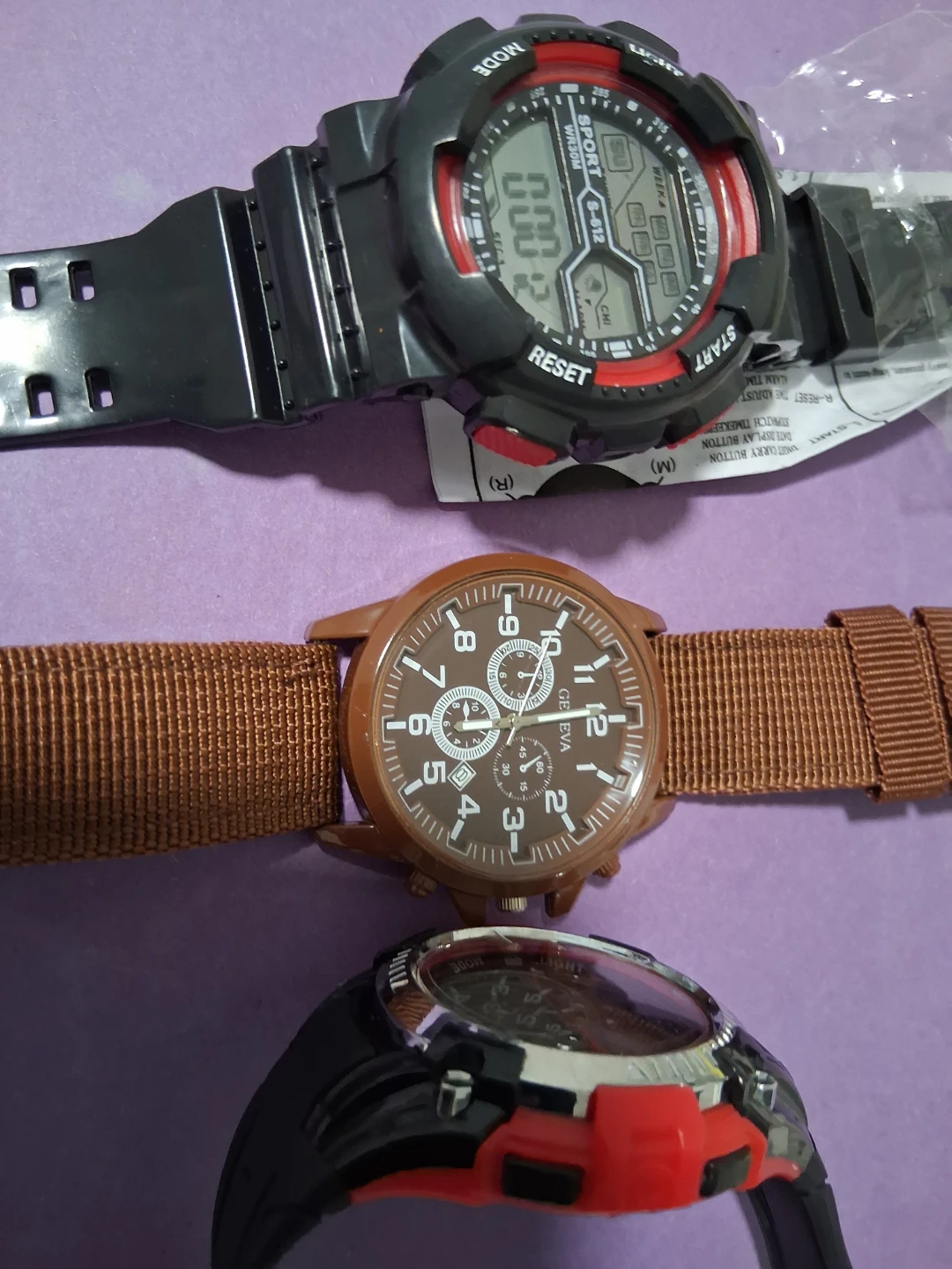 Three assorted wristwatches - photo 2