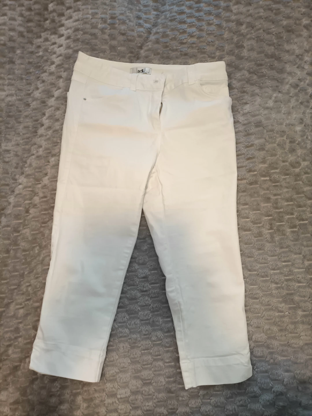 adl White Cropped Pants