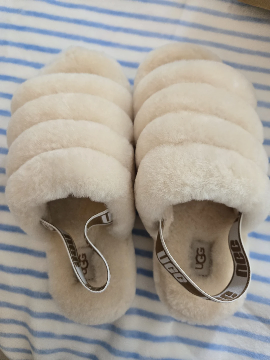 <New>Ugg Fluff Yeah Slides