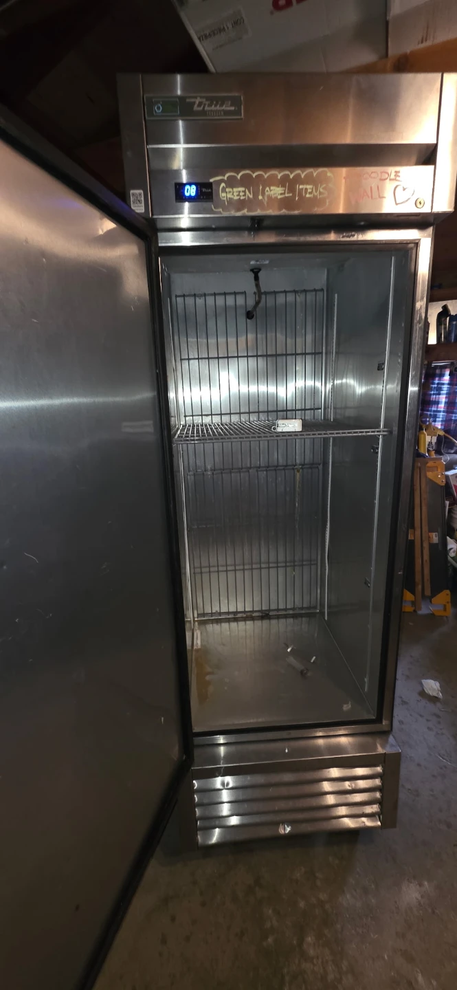 True Commercial Single Door Freezer - photo 2