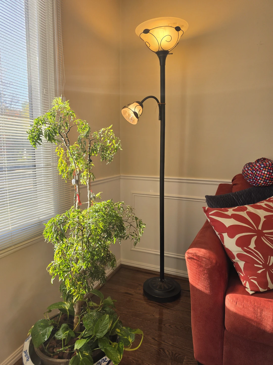 Cast Iron Floor Lamp with Two Lights - photo 2