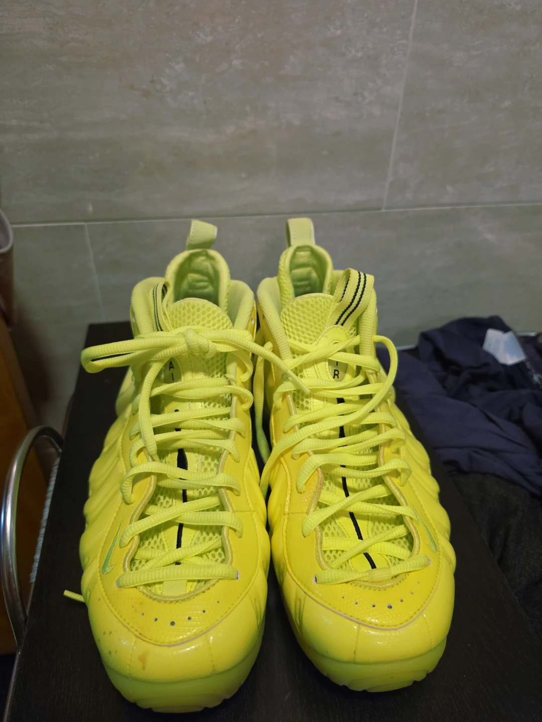 Nike Air Foamposite One Volt Yellow Sneakers - photo 5