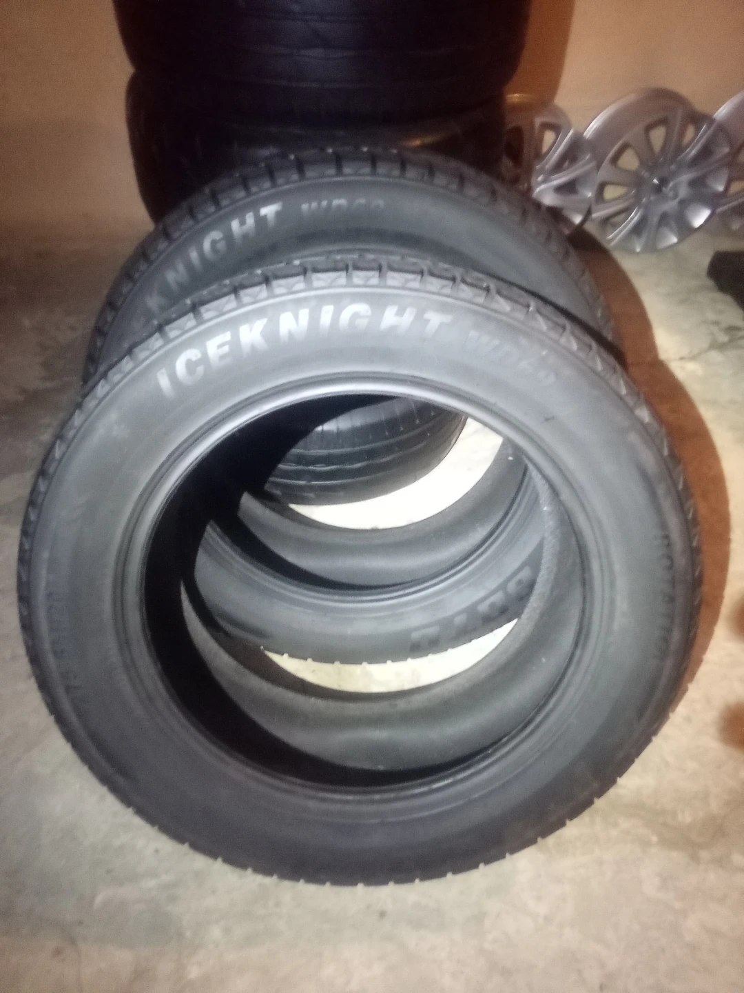 255/70/20 pair of 2 Ice Knight WD69 Winter Tires - photo 2