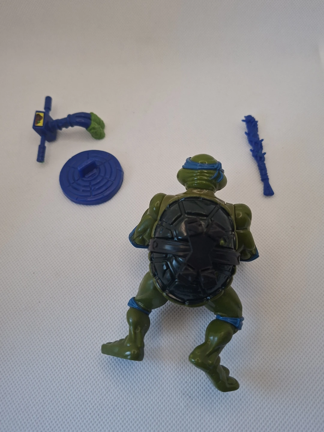 Vintage 1991 TMNT Sewer Spitting Leonardo Figure w/ Accessories - photo 3