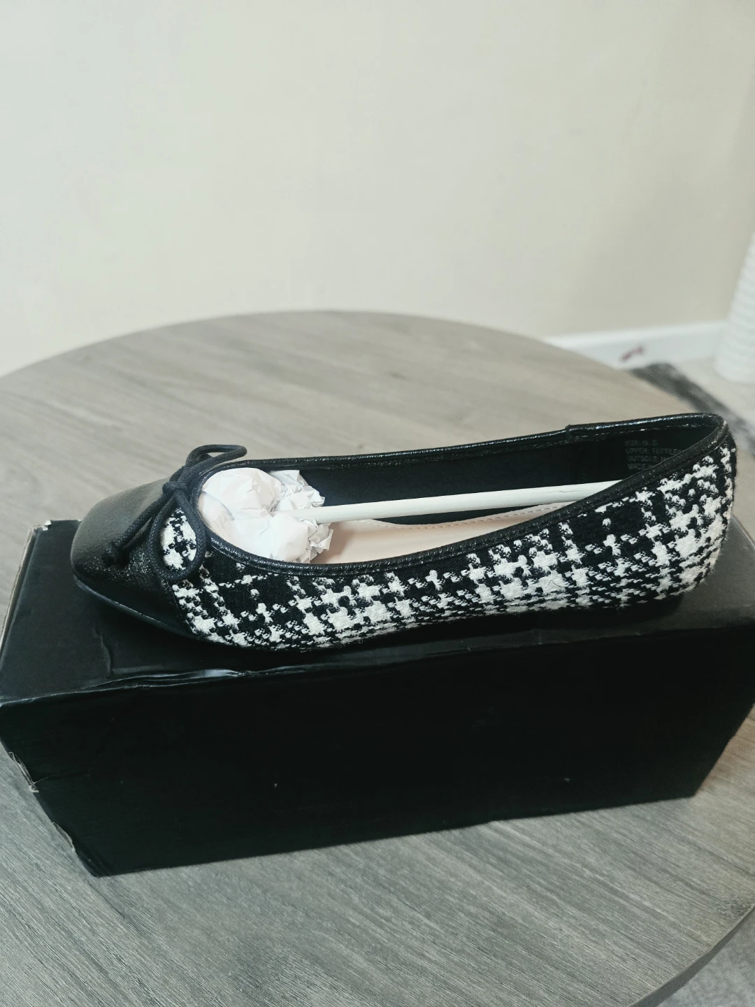 Black and white houndstooth ballet flats size 6.5 - photo 2