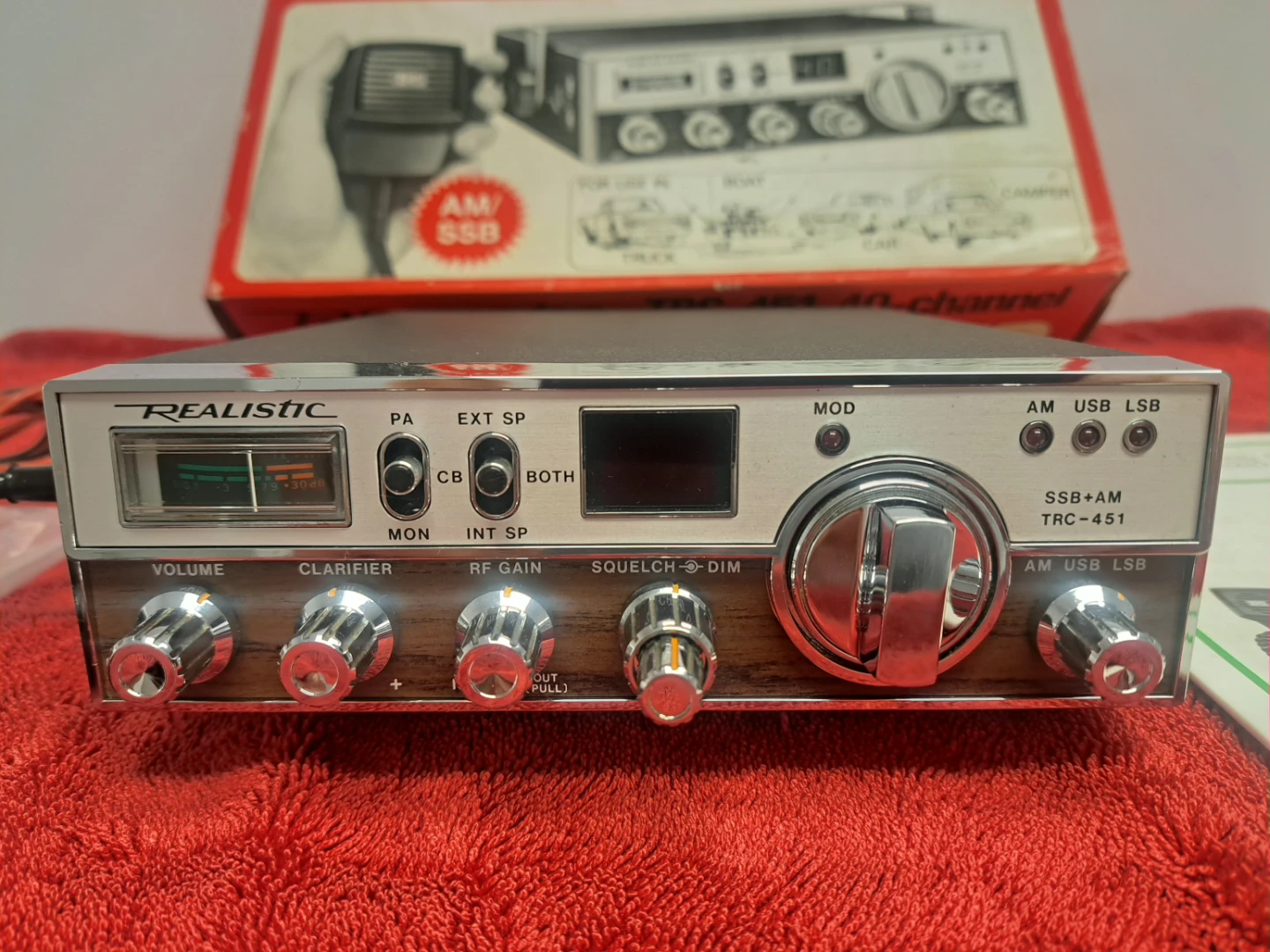 Realistic TRC-451 40 Channel CB - photo 2