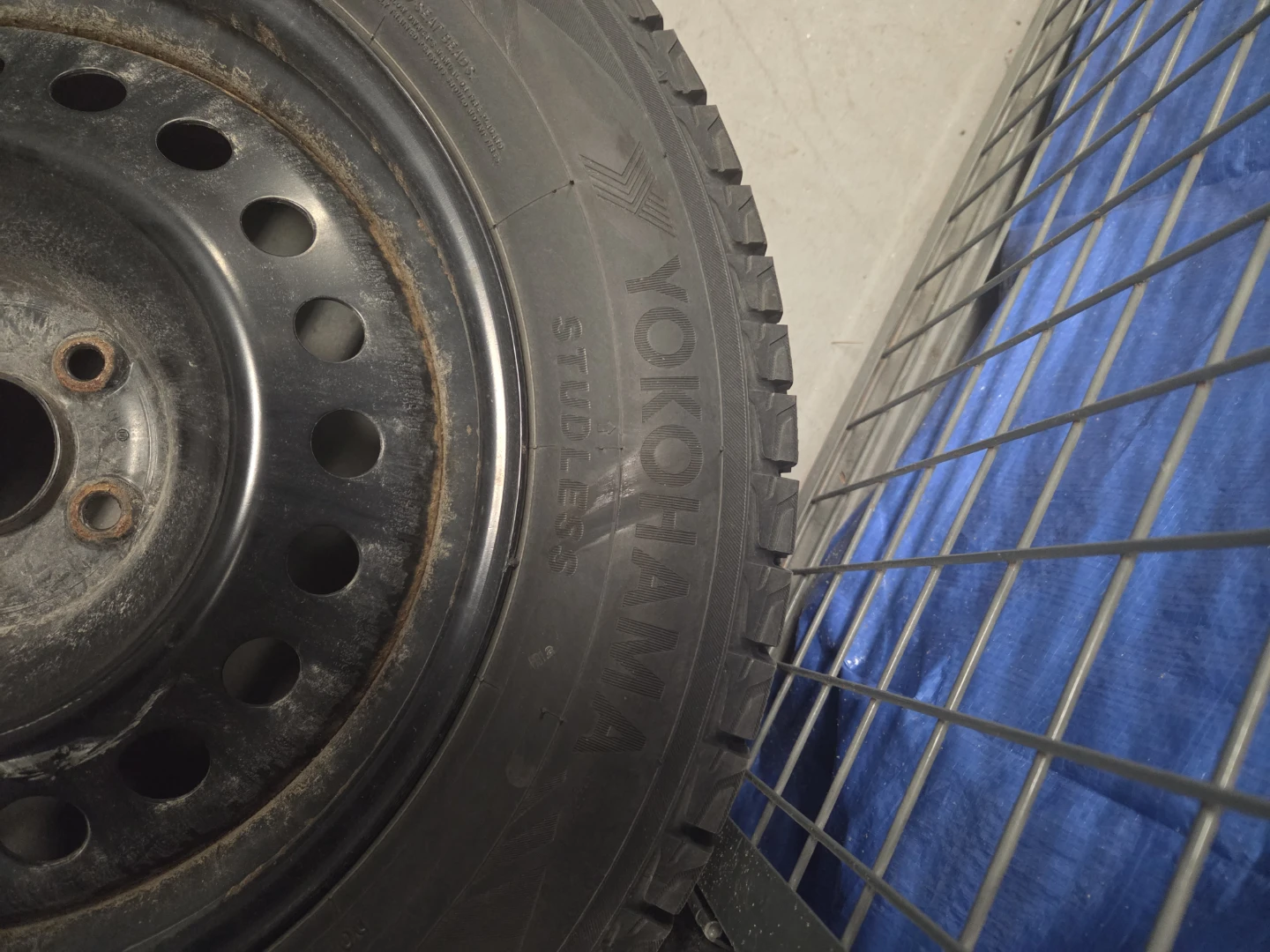 (4) Yokohama iceGUARD G075 Tire 225/65R17 - photo 4