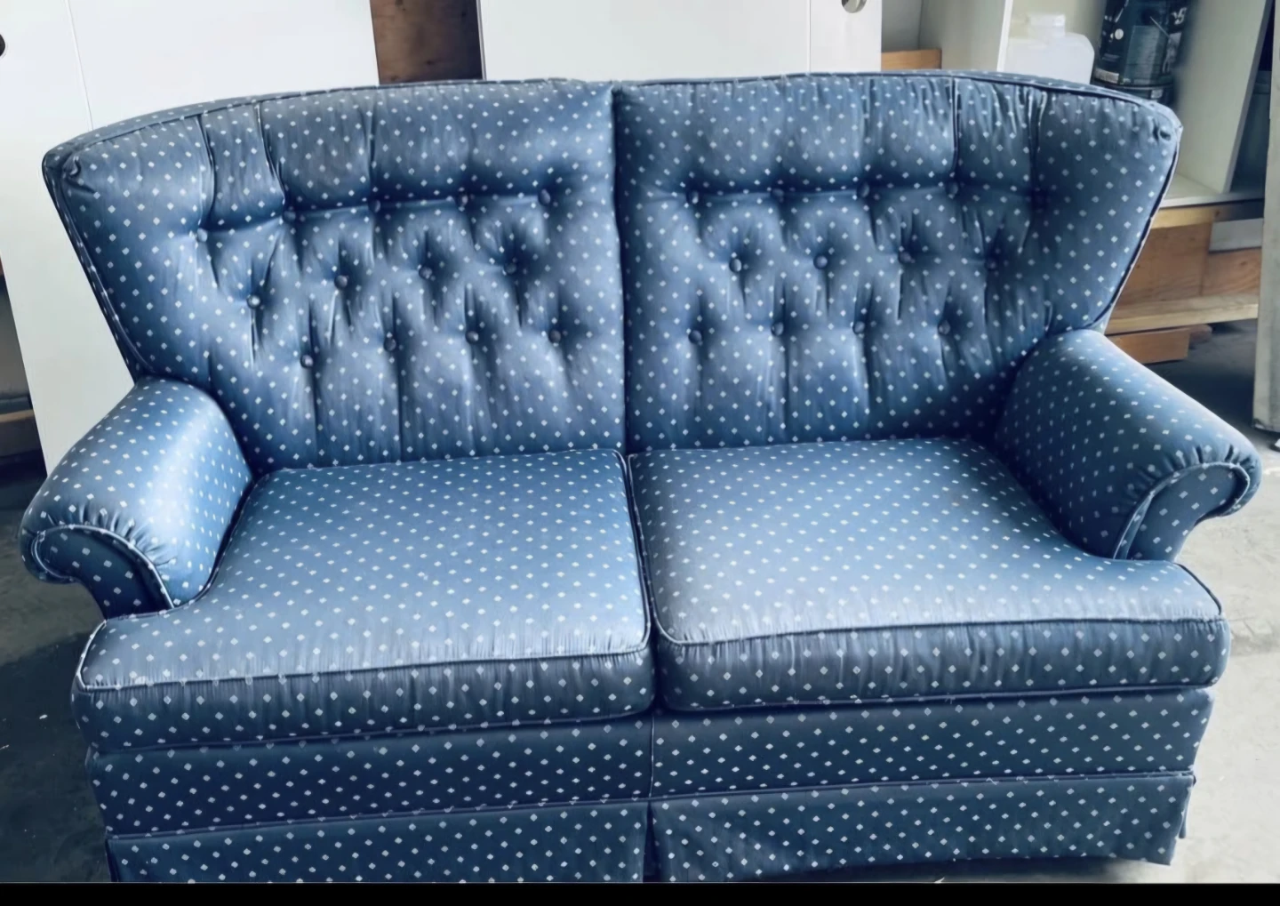Blue Dotted Tufted Sofa - photo 5