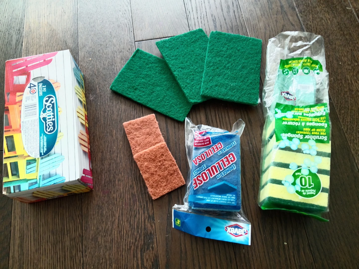 Scotties tissues and cleaning sponges bundle - photo 3
