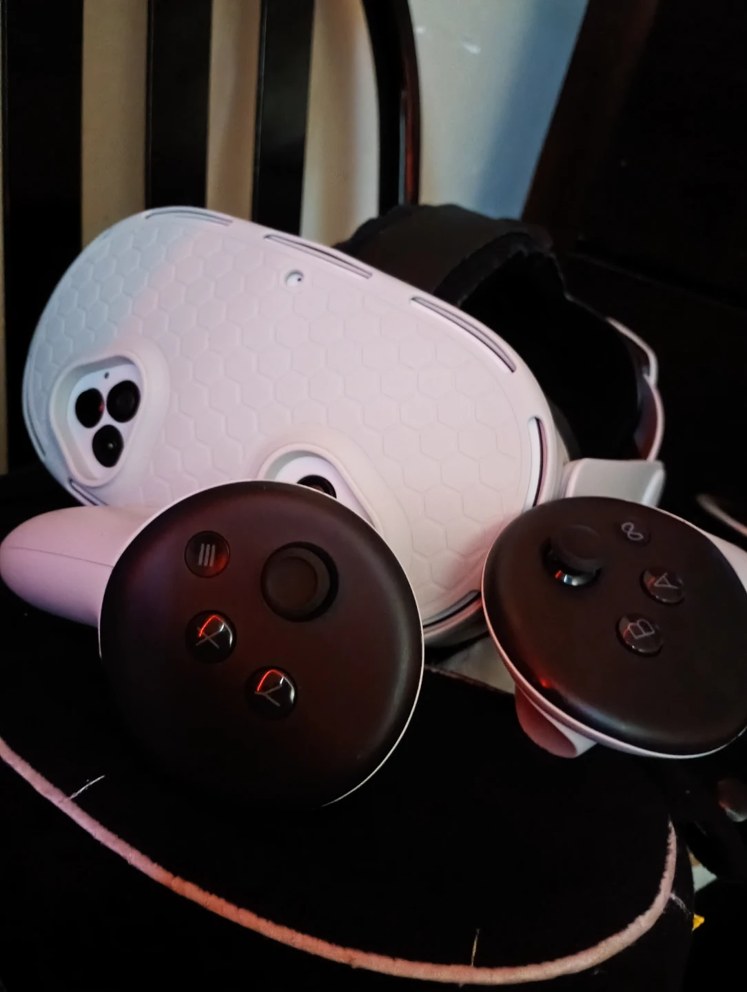Meta Quest 3s VR Headset with Controllers - photo 2