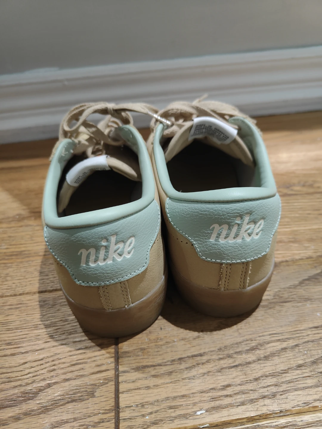 Nike Sneakers Tan with Mint Accents - photo 3