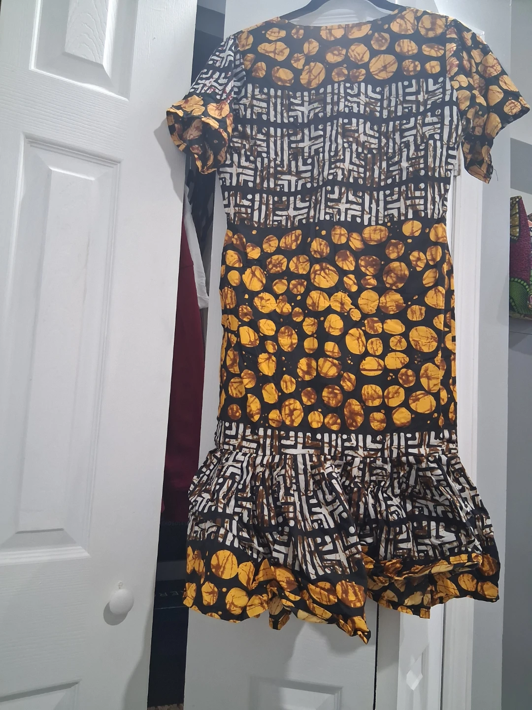 Patterned Short-Sleeve Midi Dress - photo 5