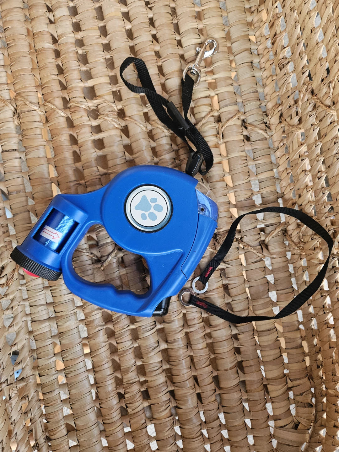 Retractable Dog Leash with LED Flashlight – Up to 35 kg - photo 4