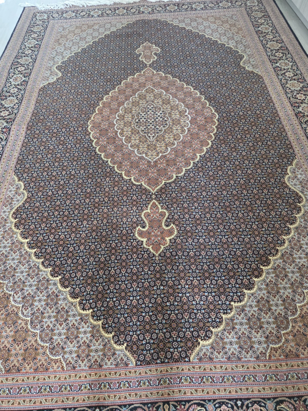 Traditional Persian hand made Area Rug - photo 3