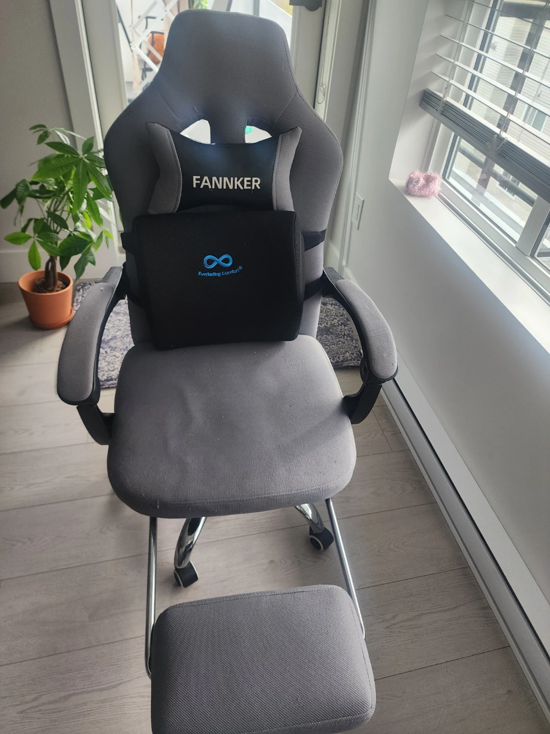 Gaming chair