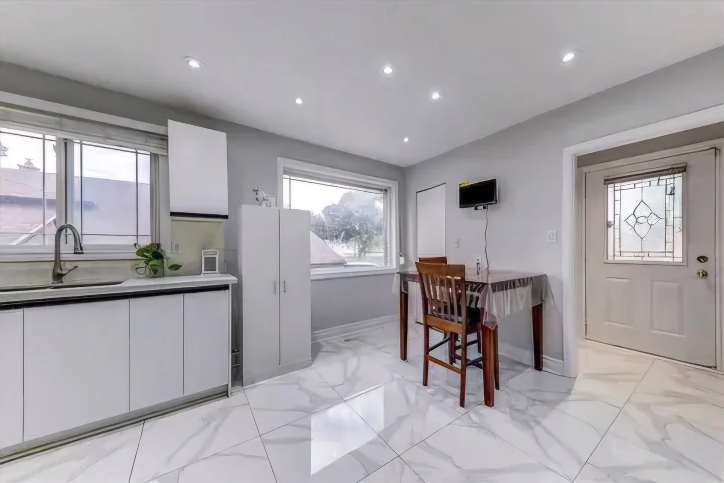 Private room for rent - photo 5