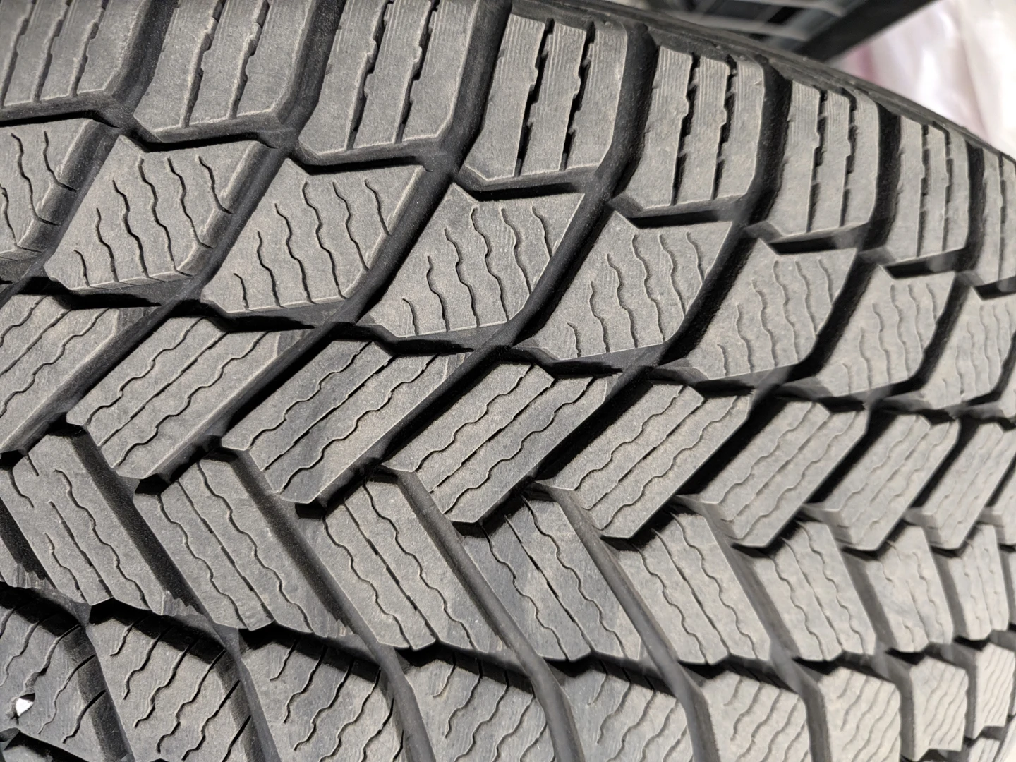 Michelin X-Ice Snow 215/55R18 Tires on Steel Rim - photo 5
