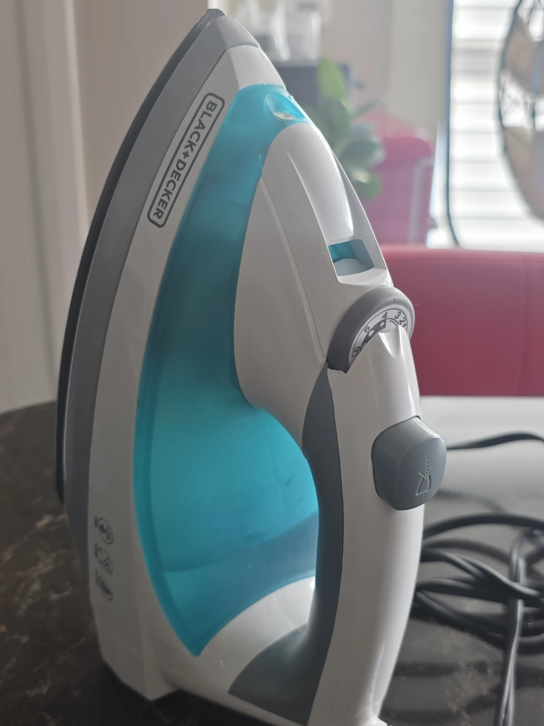 Black+Decker Steam Iron - photo 3