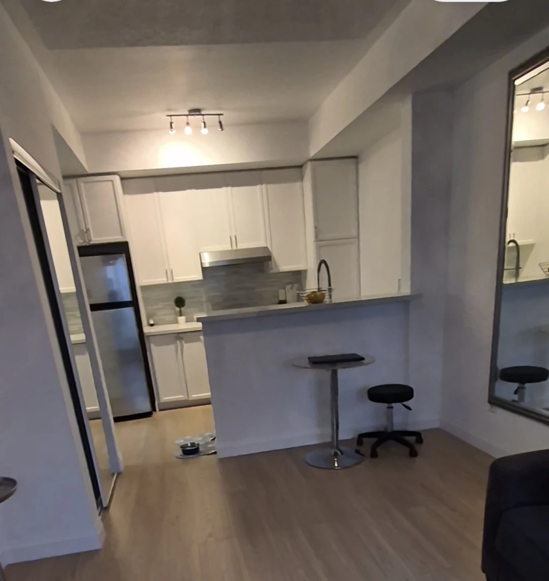 1 bedroom for rent brampton $1950.00 a month