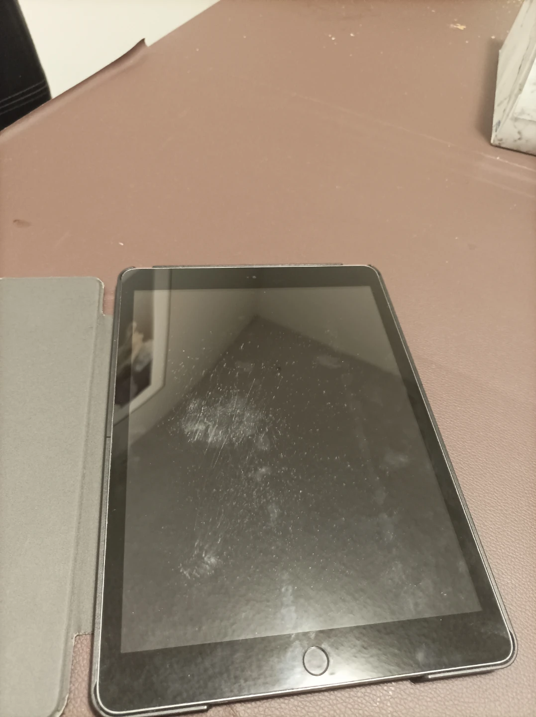 Apple iPad 8th Generation – 128GB - photo 2