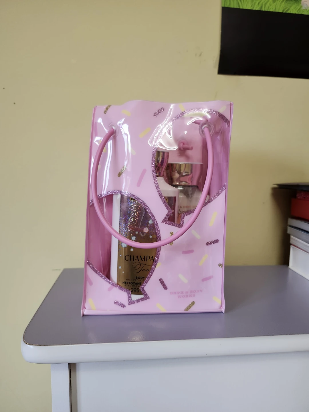 Champagne 🍾 Toast BBW Gift Bag Set - photo 2